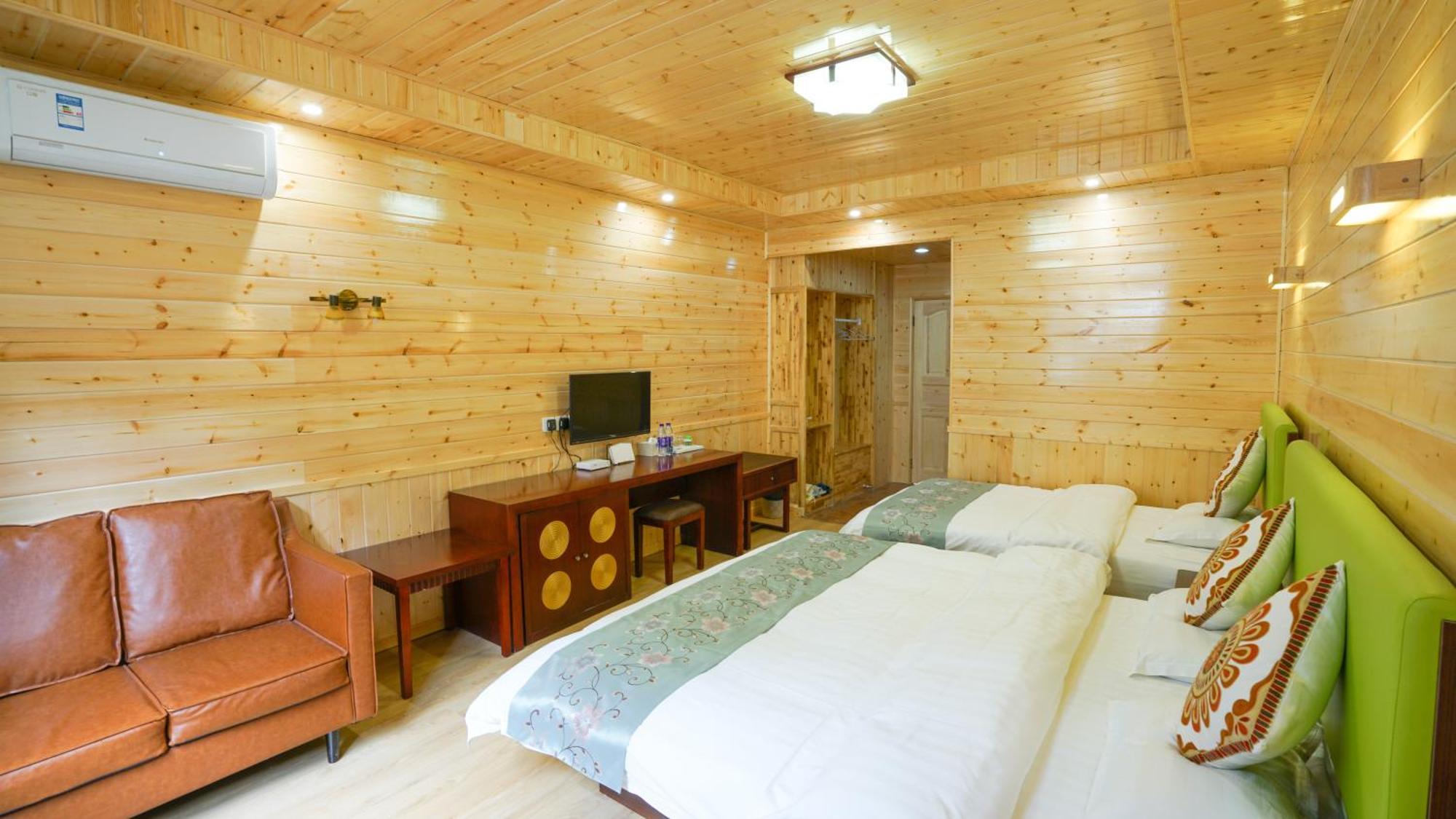Jiuzhaigou Leisure Inn Room photo